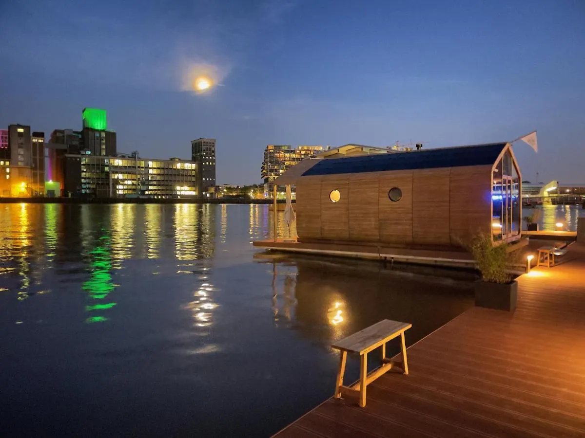 Vakantiehuis Wikkelboat Nr4 at Floating Rotterdam Rijnhaven Villa